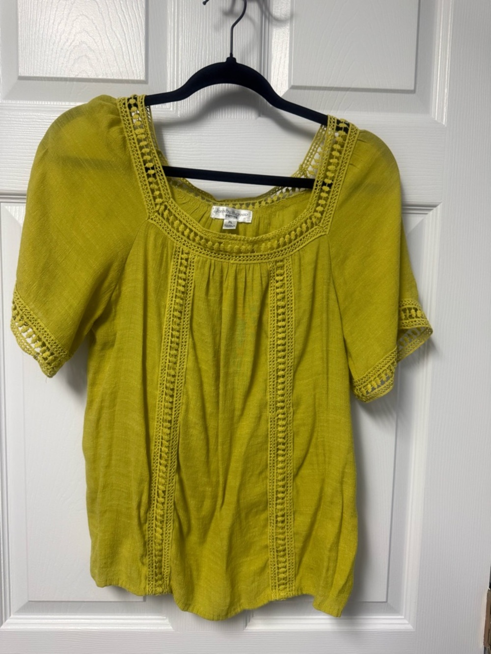 JohnPaulRichard Lime Crochet-Trim Short Sleeve Blouse